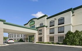 Wingate by Wyndham Green Bay Airport Green Bay Wi